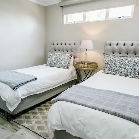 Stonehill Villa Bloemfontein Bagian luar foto