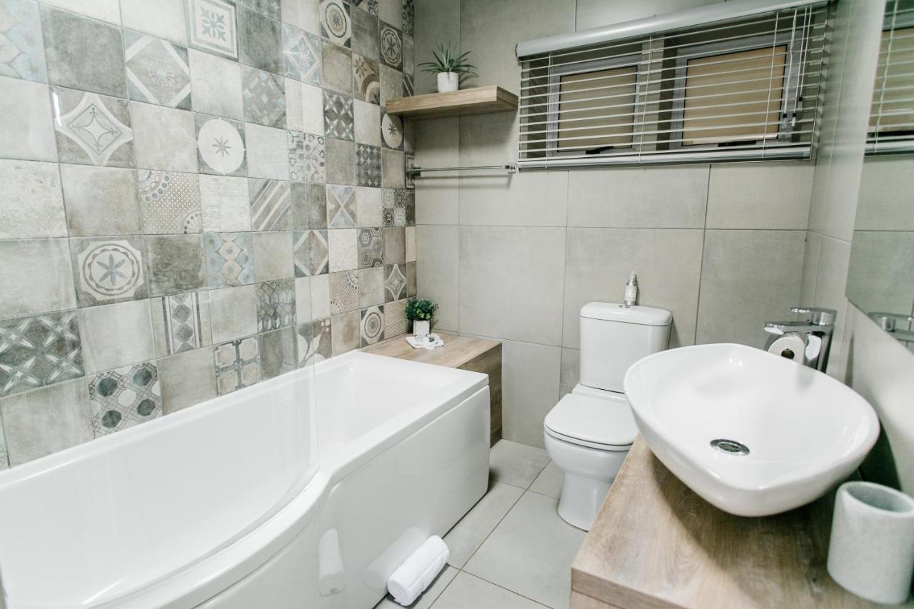 Stonehill Villa Bloemfontein Bagian luar foto