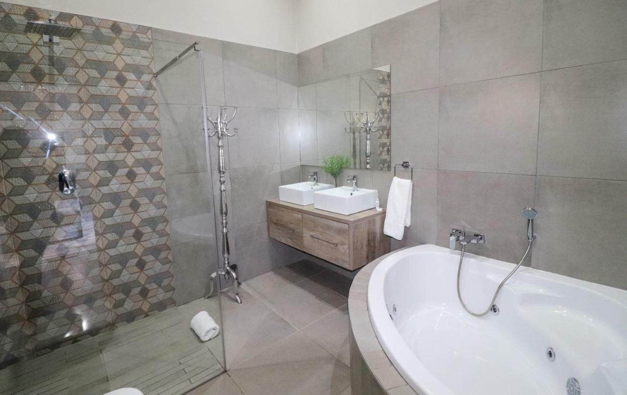 Stonehill Villa Bloemfontein Bagian luar foto